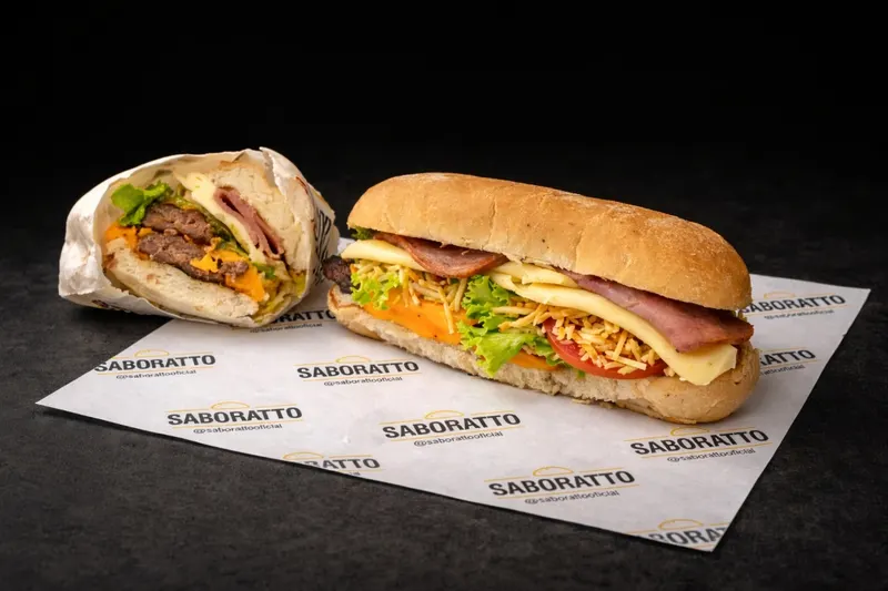 Sándwich con carne de hamburguesa Saboratto